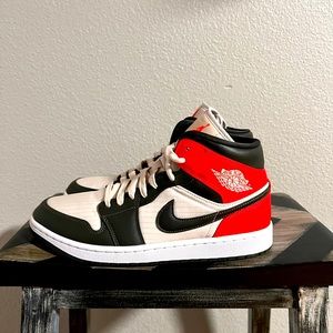 AJ1 Mid
